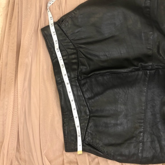 Vintage leather European high-waisted skirt, small - Picture 4 of 11